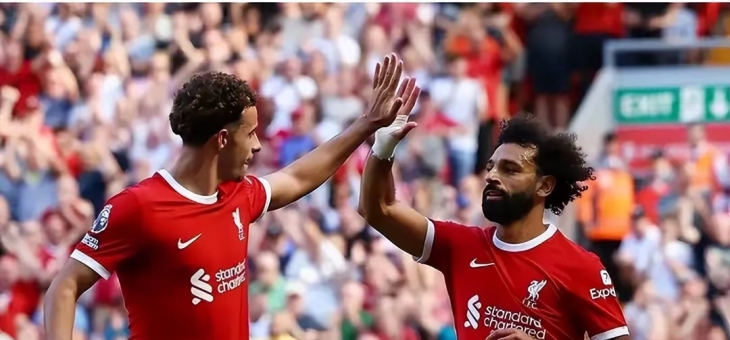 包含欧冠转会期再迎强敌，利物浦官宣签约，主帅态度：震撼外界，身体对抗强度拉满的词条